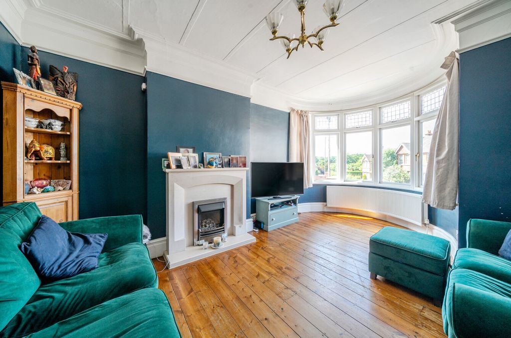 Property photo 2 of 20 1317296-11-687A35...
