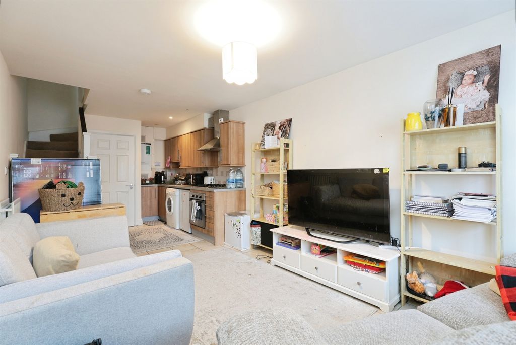 Property photo 2 of 13