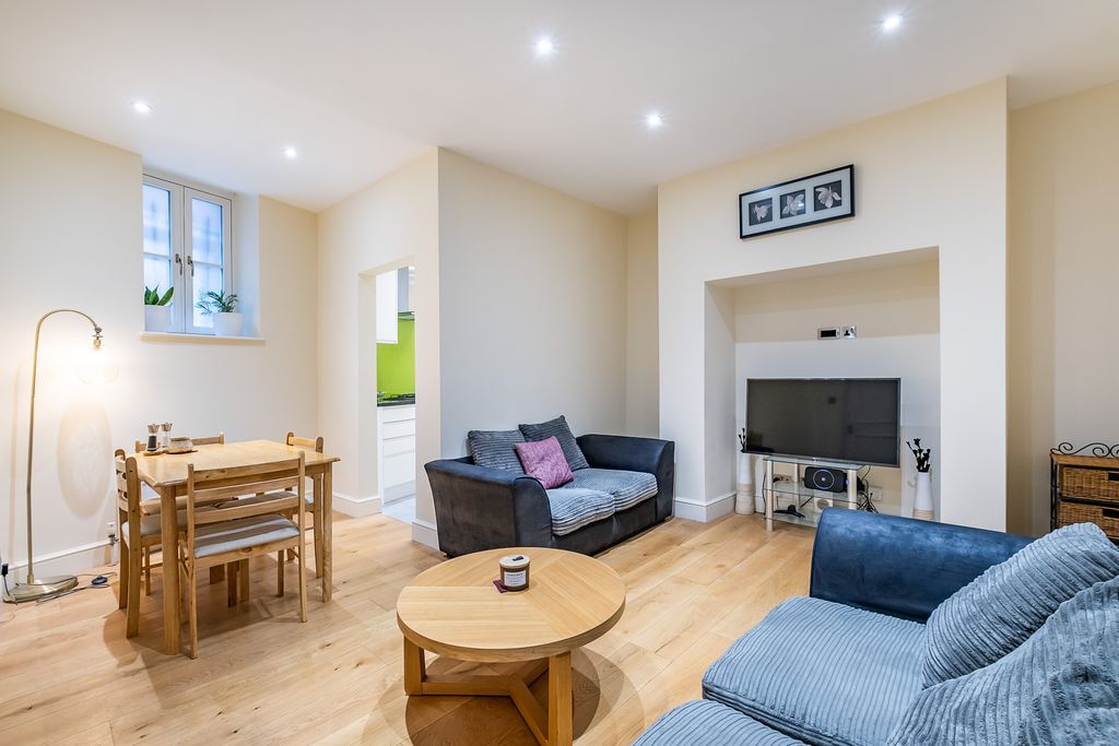 Property photo 1 of 9 2