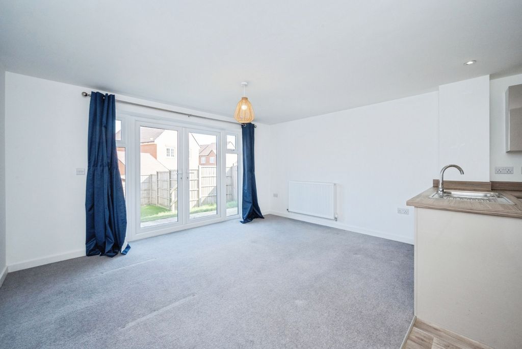 Property photo 3 of 17 Photo