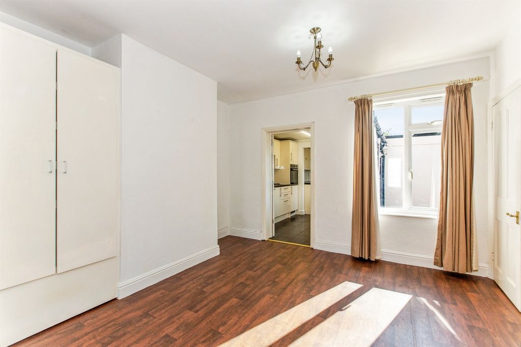 Property photo 3 of 21