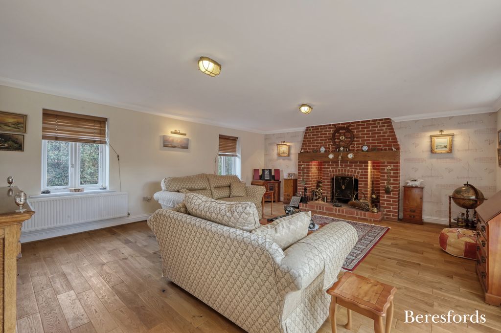 Property photo 3 of 42 Picture 3