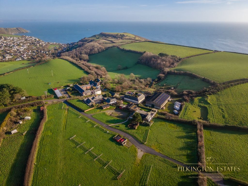 Property photo 2 of 23 4549024