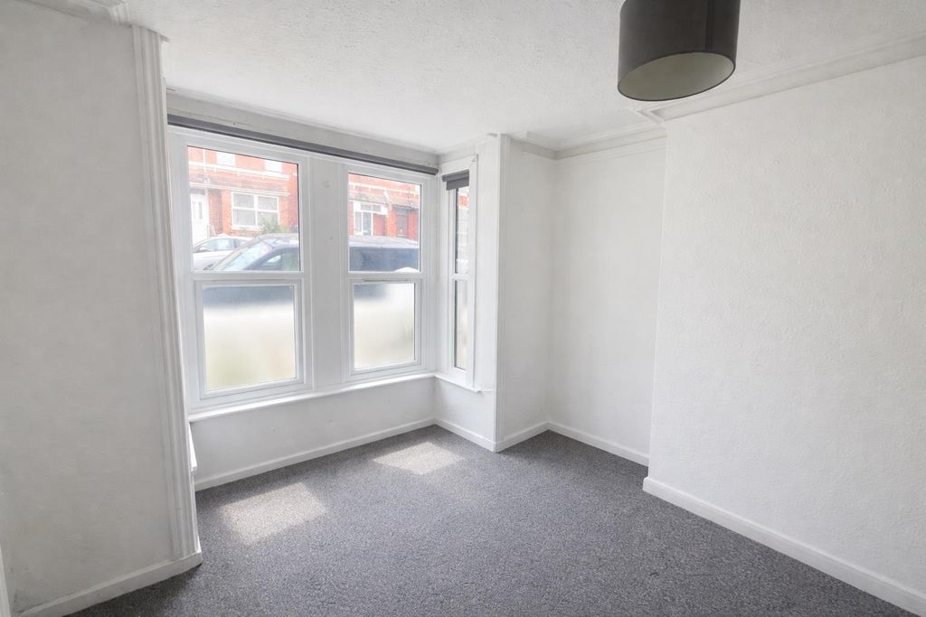 Property photo 2 of 7 2