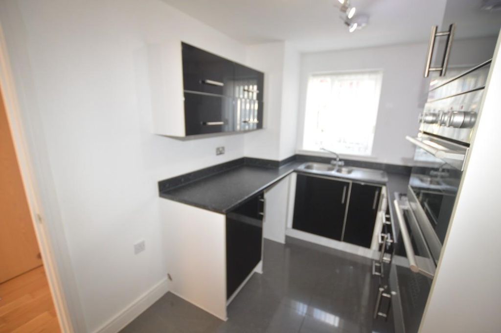 Property photo 3 of 15 Dsc_0005 (Medium).Jpg