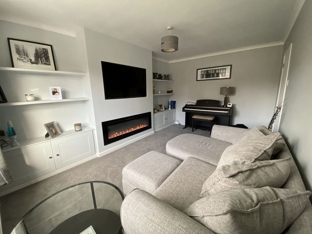 Property photo 3 of 20