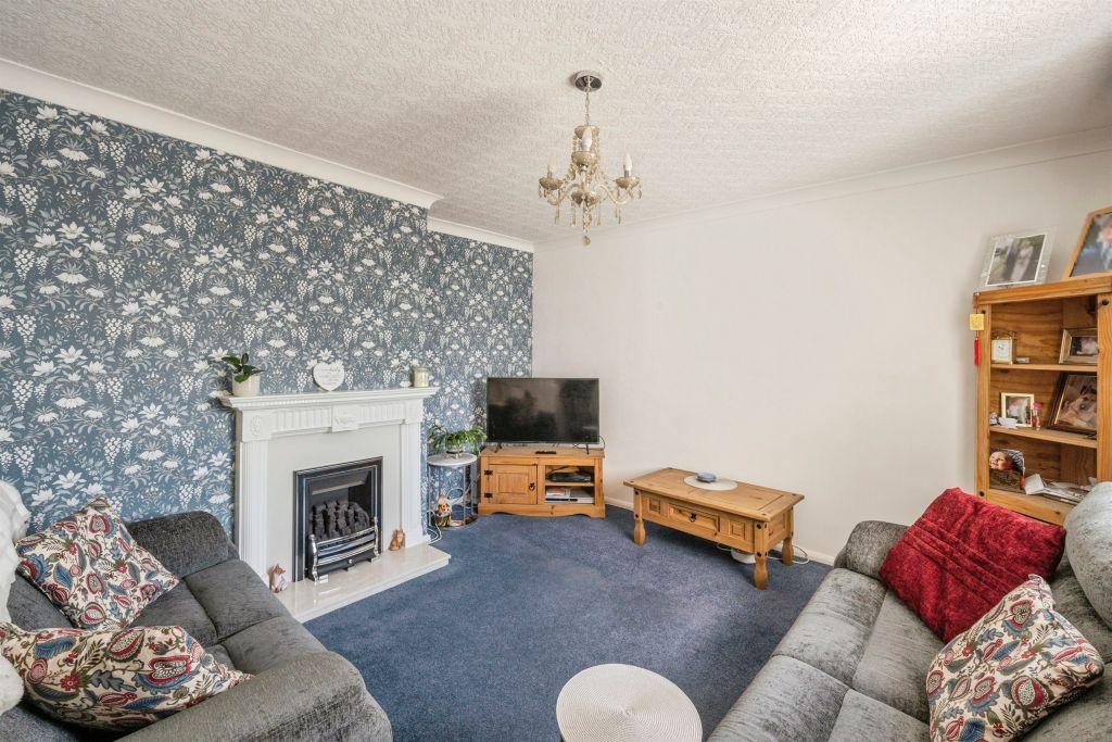 Property photo 2 of 17