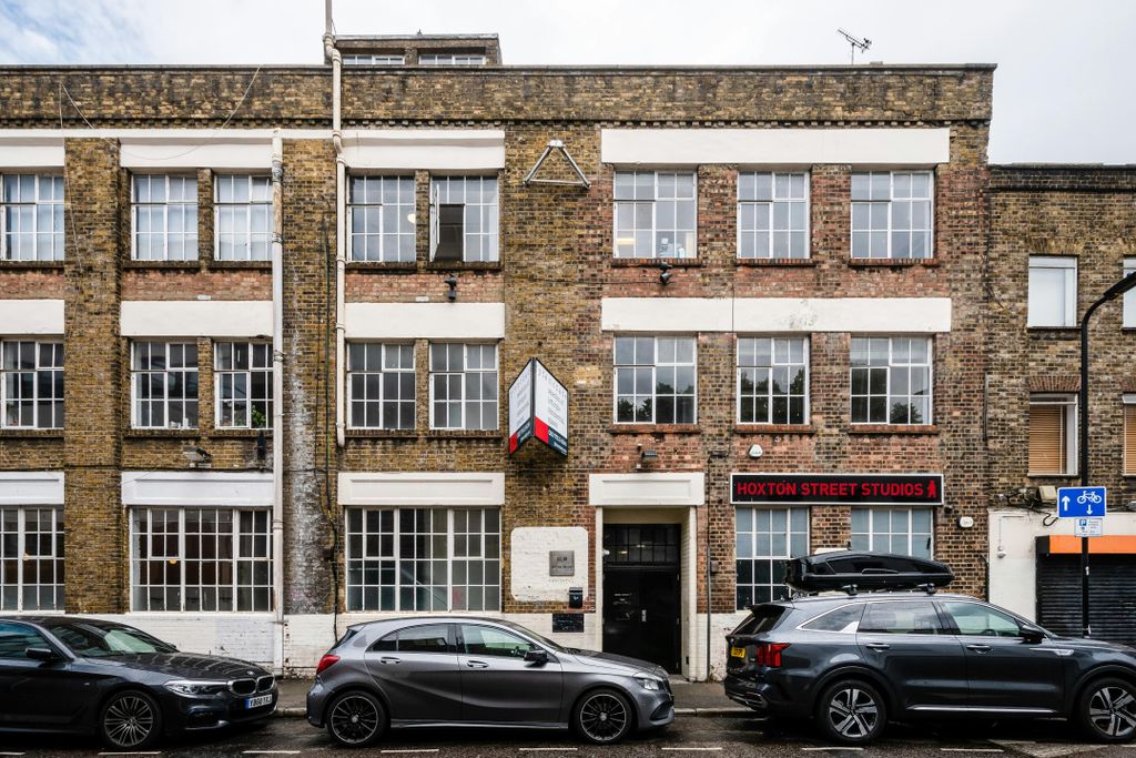 Property photo 1 of 5 Hoxton St Studios 207 New  9.Jpg