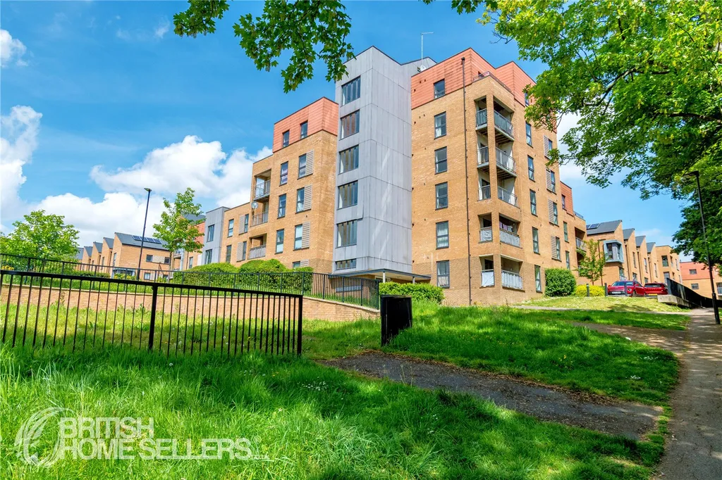 Apartment in Southampton, Harefield - View 3