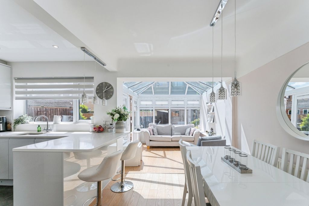 Property photo 2 of 21 Pbox-Img.Jpg