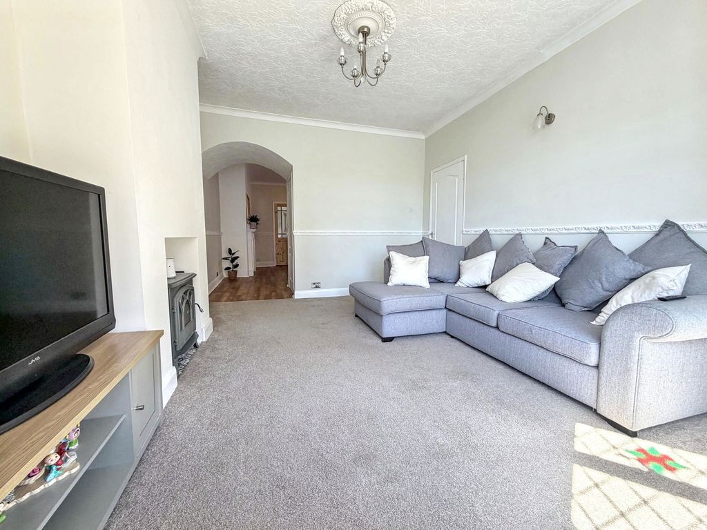 Property photo 2 of 21