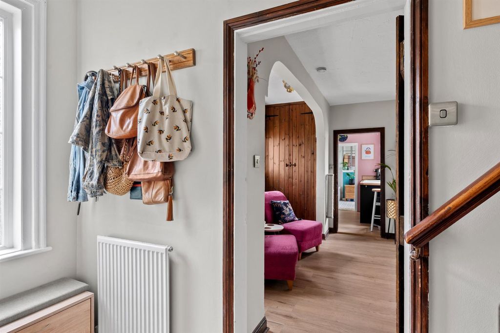 Property photo 2 of 17 Sabinecottage-012.Jpg