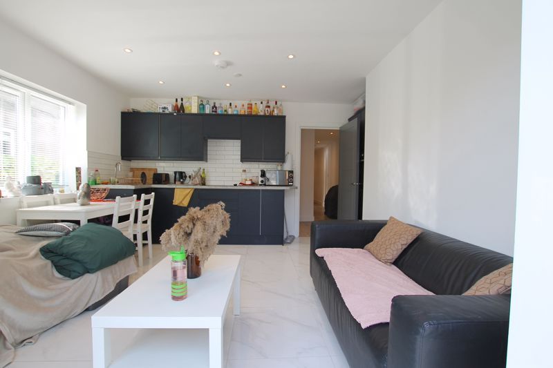 Property photo 2 of 7 Photo 5