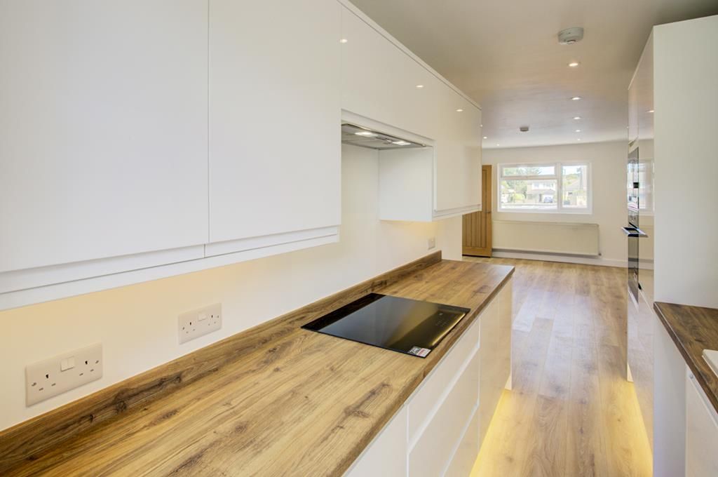 Property photo 3 of 13 Kitchen