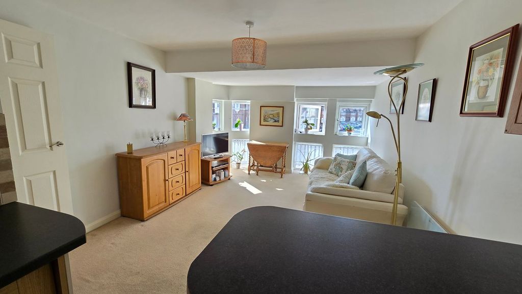 Property photo 1 of 22