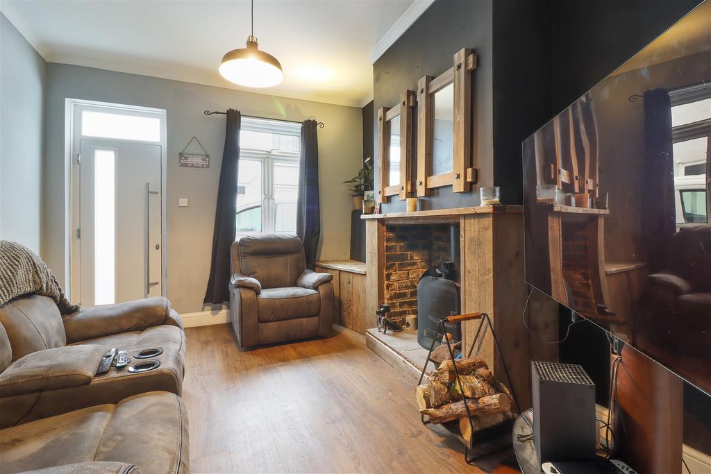 Property photo 3 of 17 New Lounge (1).Jpg