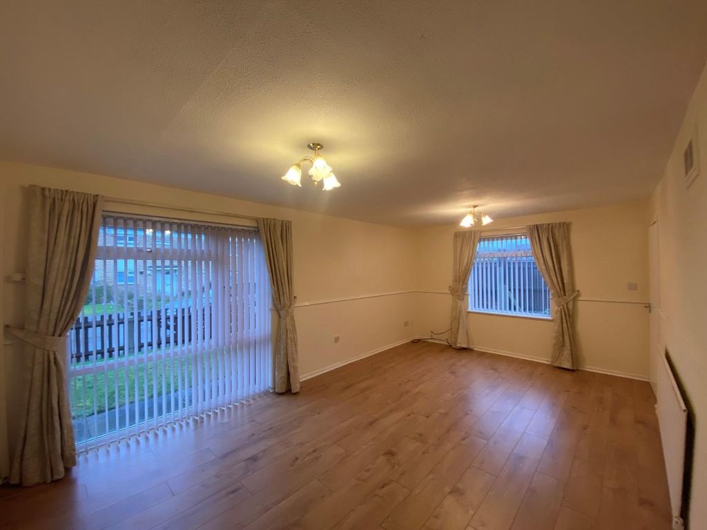 Property photo 2 of 9 Lounge.Jpg