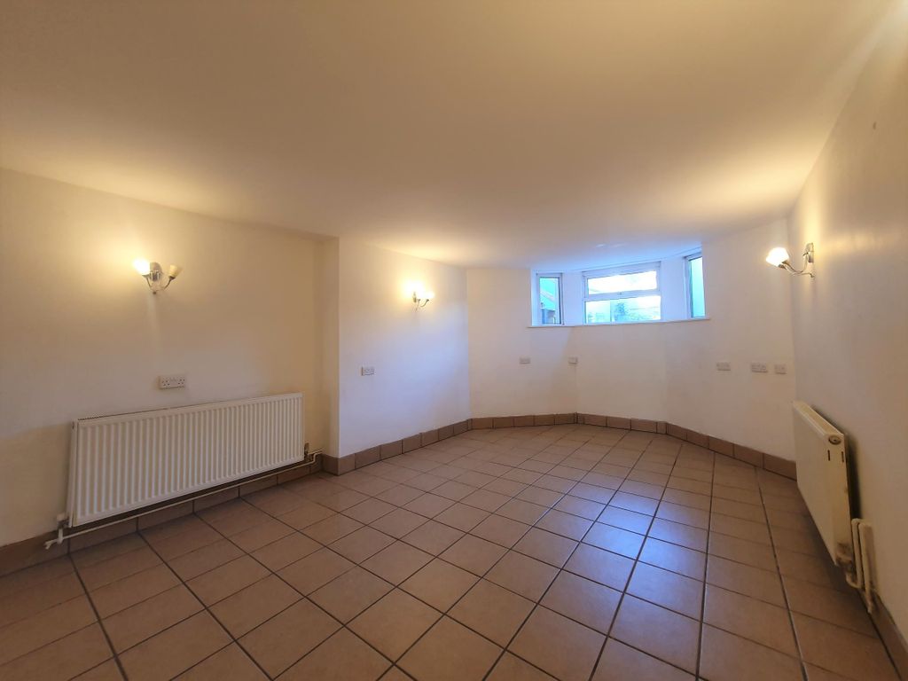 Property photo 2 of 7 Living Room