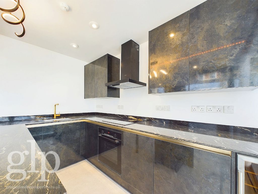 Property photo 2 of 24 2976794