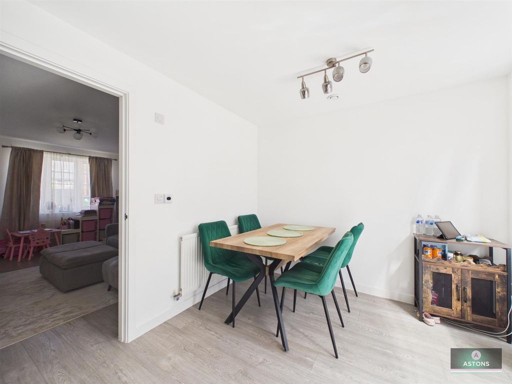 Property photo 3 of 14 Cam02067G0-Pr0352-Still006.Jpg
