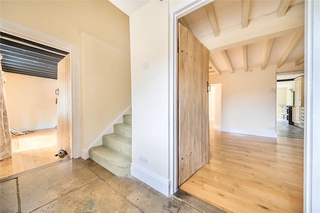 Property photo 2 of 28 Entrance Hall
