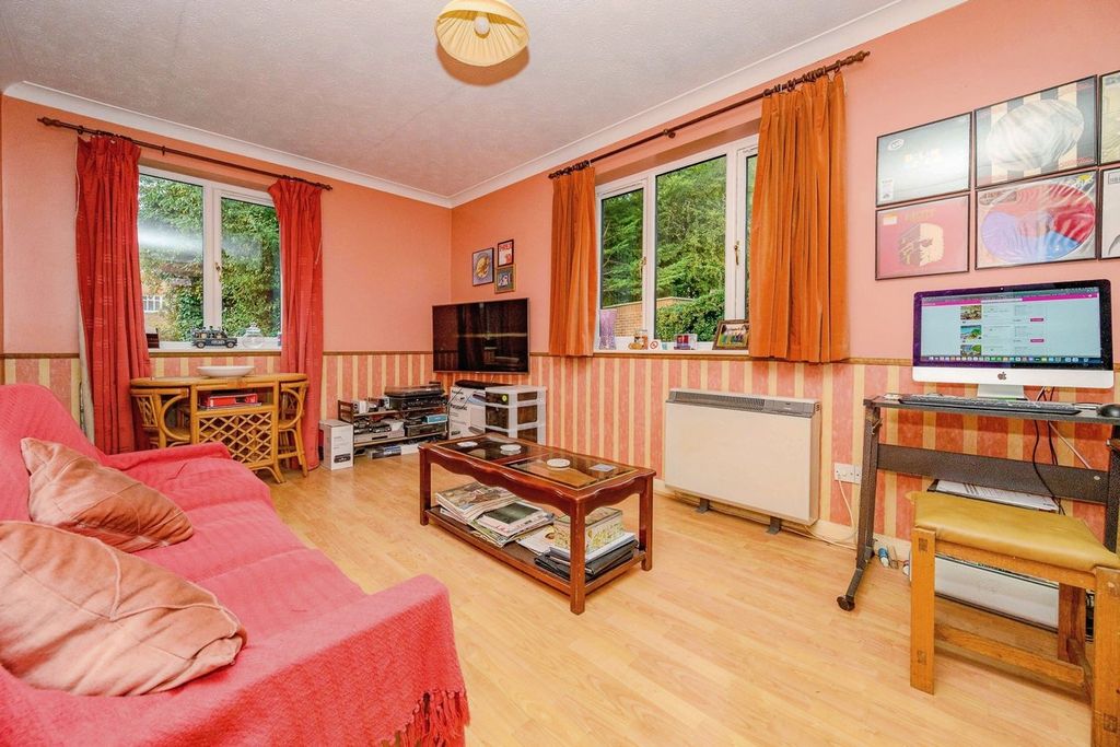 Property photo 2 of 9