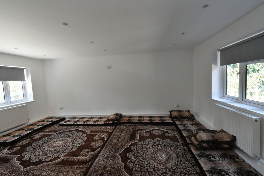 Property photo 2 of 12 Gallery