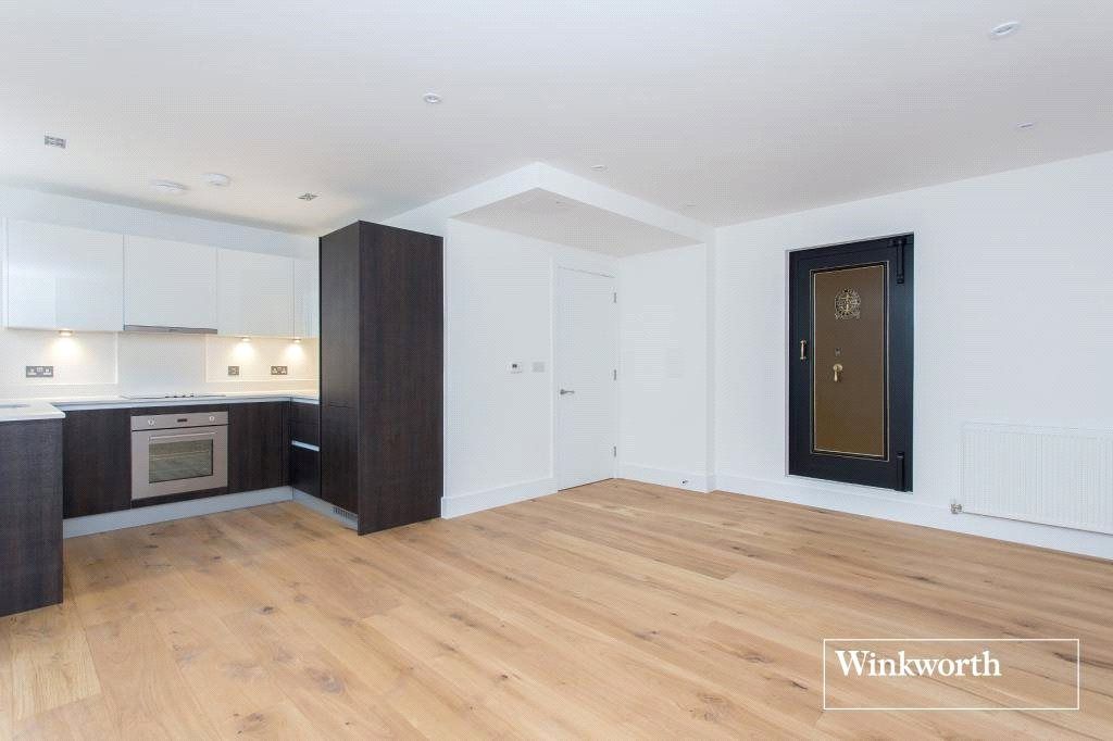 Property photo 1 of 18 Kitchen & Living