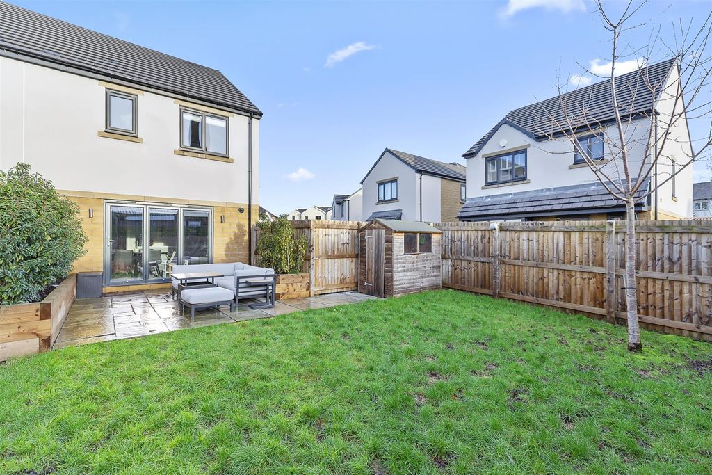 Property photo 3 of 24 Garden