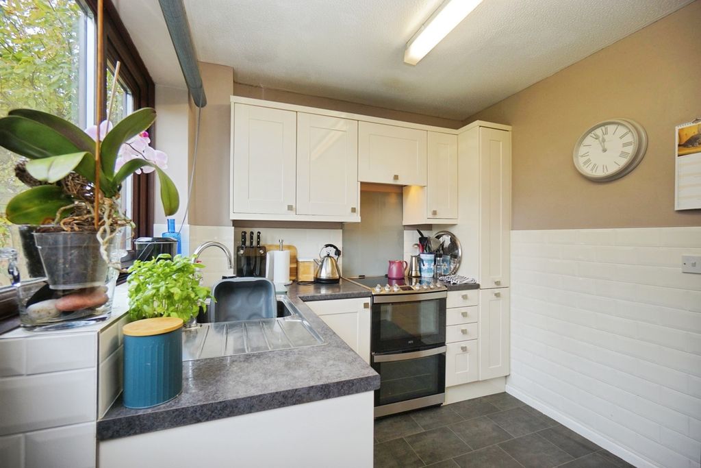 Property photo 2 of 17 Photo