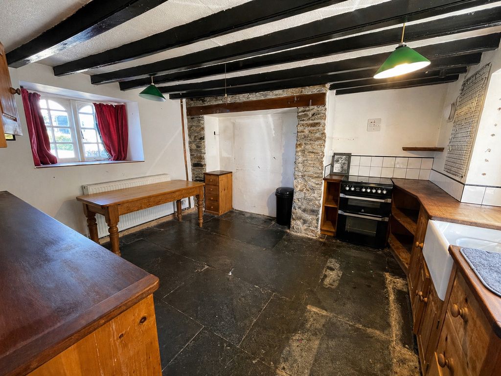 Property photo 3 of 13