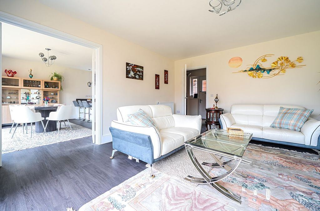 Property photo 2 of 21