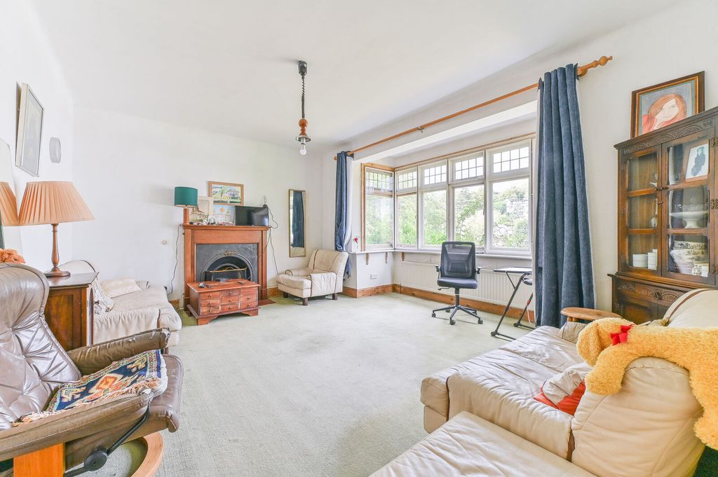Property photo 1 of 27