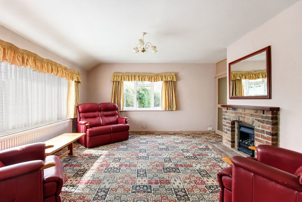 Property photo 2 of 11