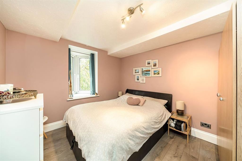 Property photo 3 of 5