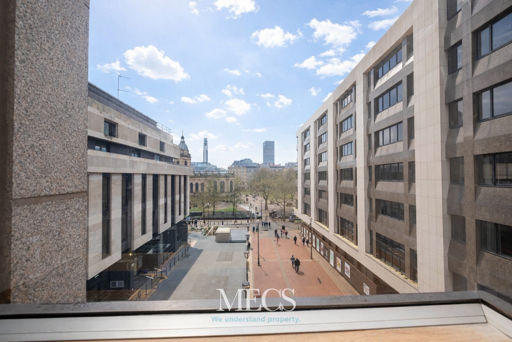 Property photo 3 of 6 4940223