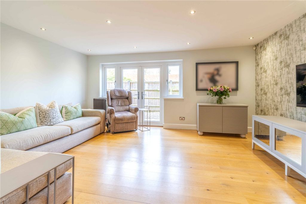 Additional image 8 of 5 bed detached house for saleHigh Road, Loughton, Essex IG10