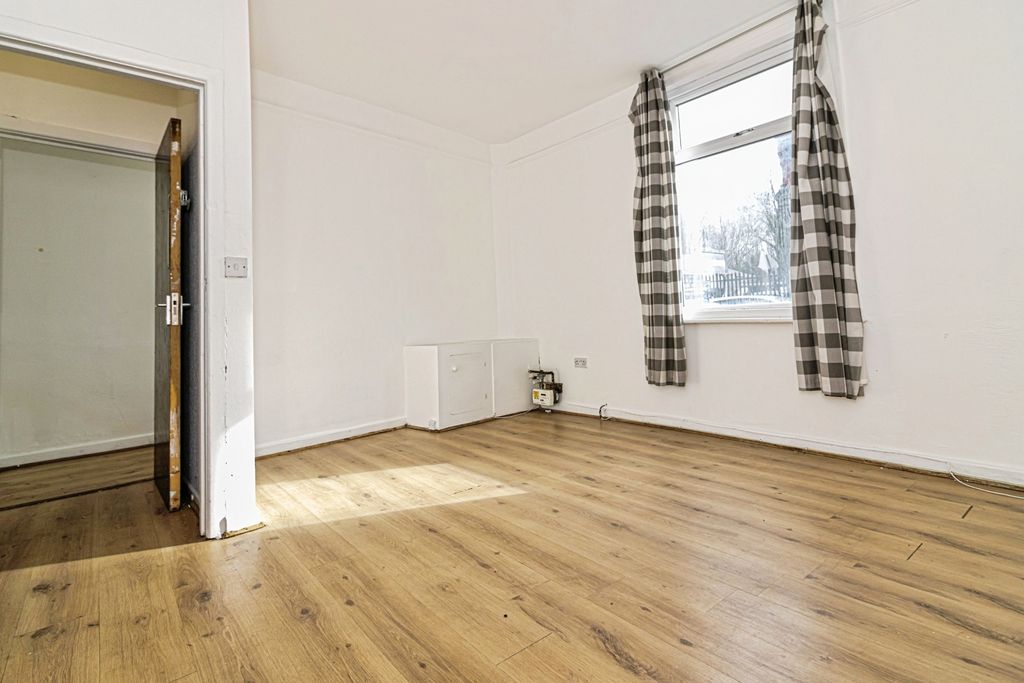 Property photo 2 of 16 Photo