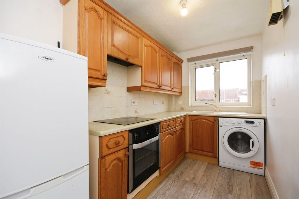 Property photo 3 of 13