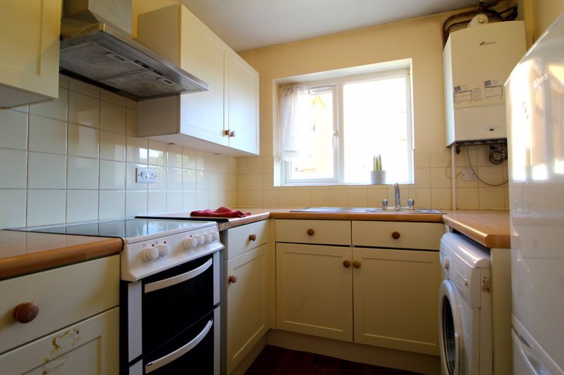 Property photo 3 of 11 Kitchen