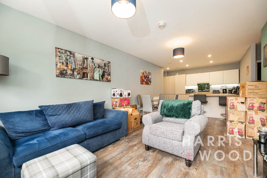 Property photo 3 of 10 4355155