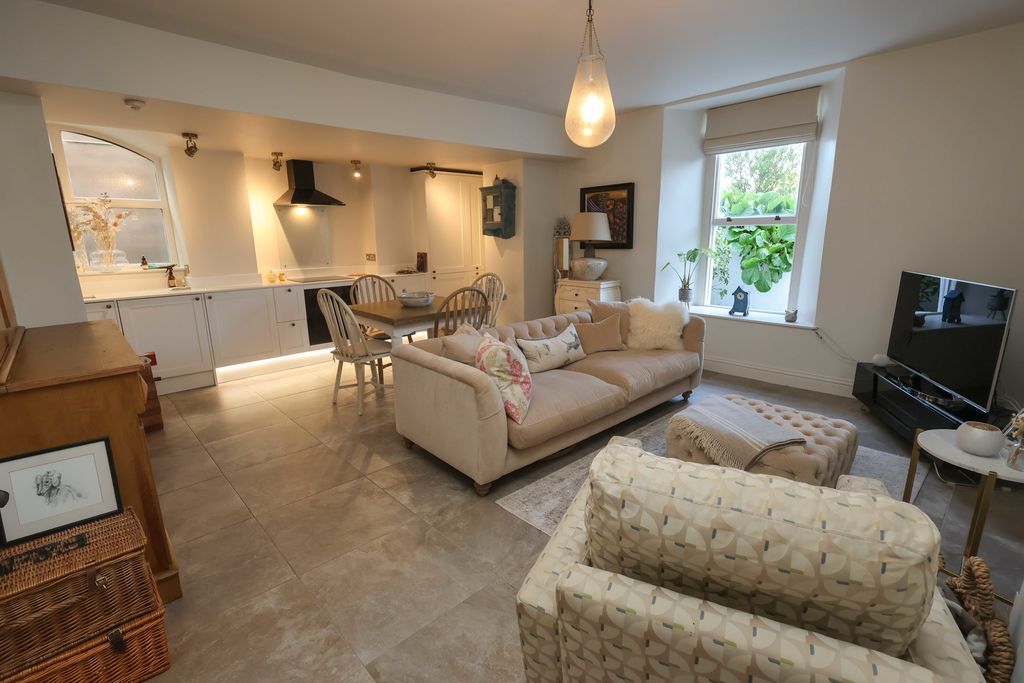 Property photo 2 of 22 Open Plan Living