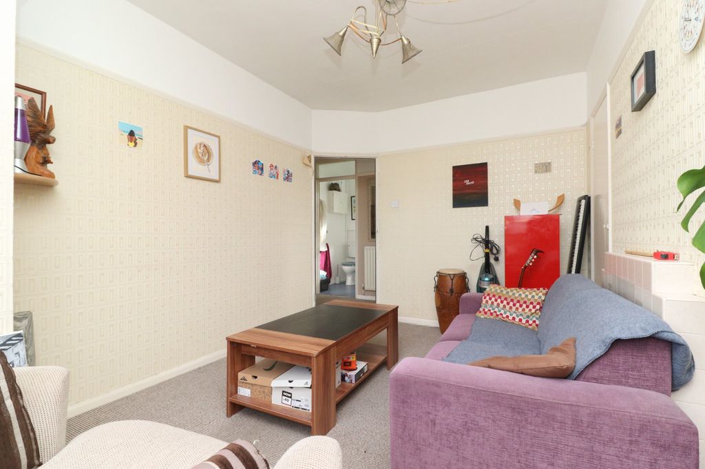 Property photo 2 of 8 Picture 2