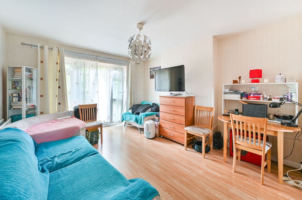 Property photo 1 of 9