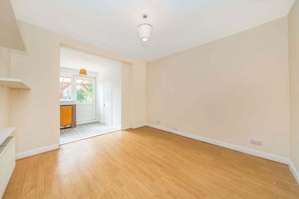 Property photo 3 of 9