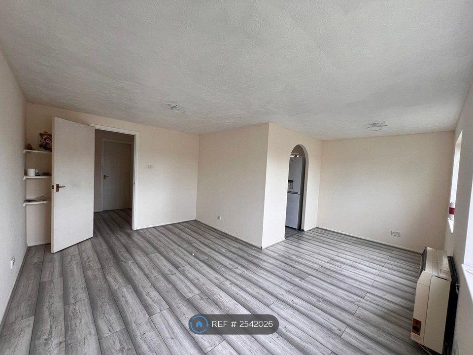 Property photo 1 of 12 Living Room