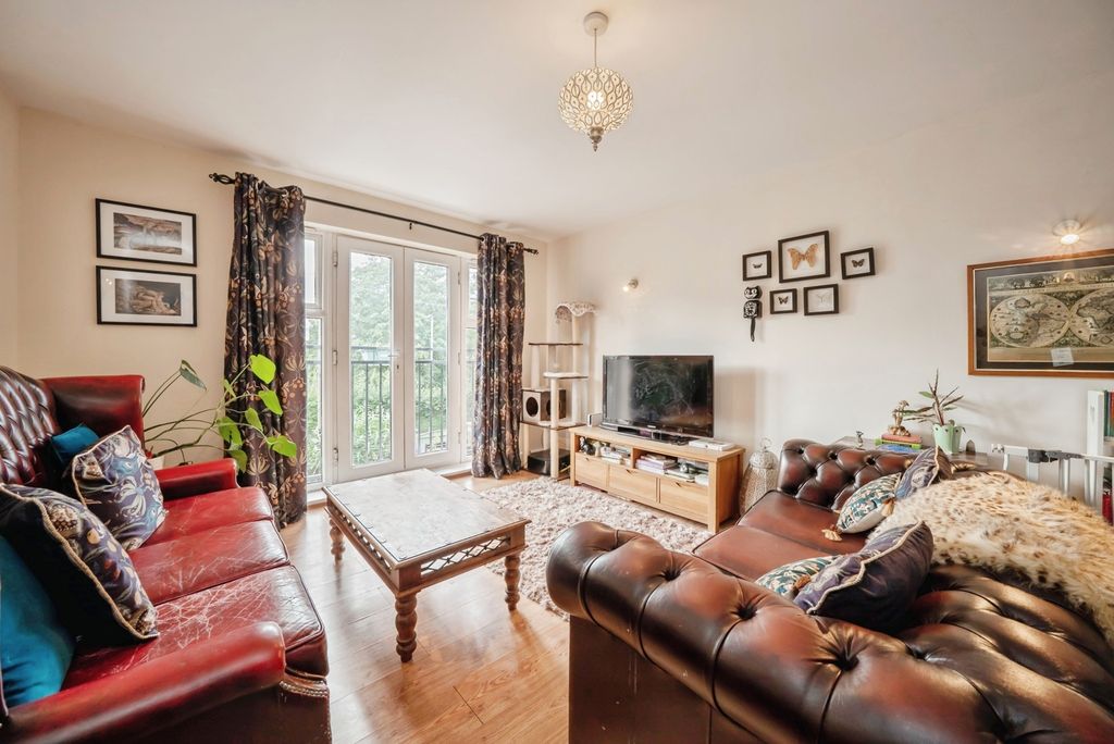 Property photo 2 of 12 Living Room