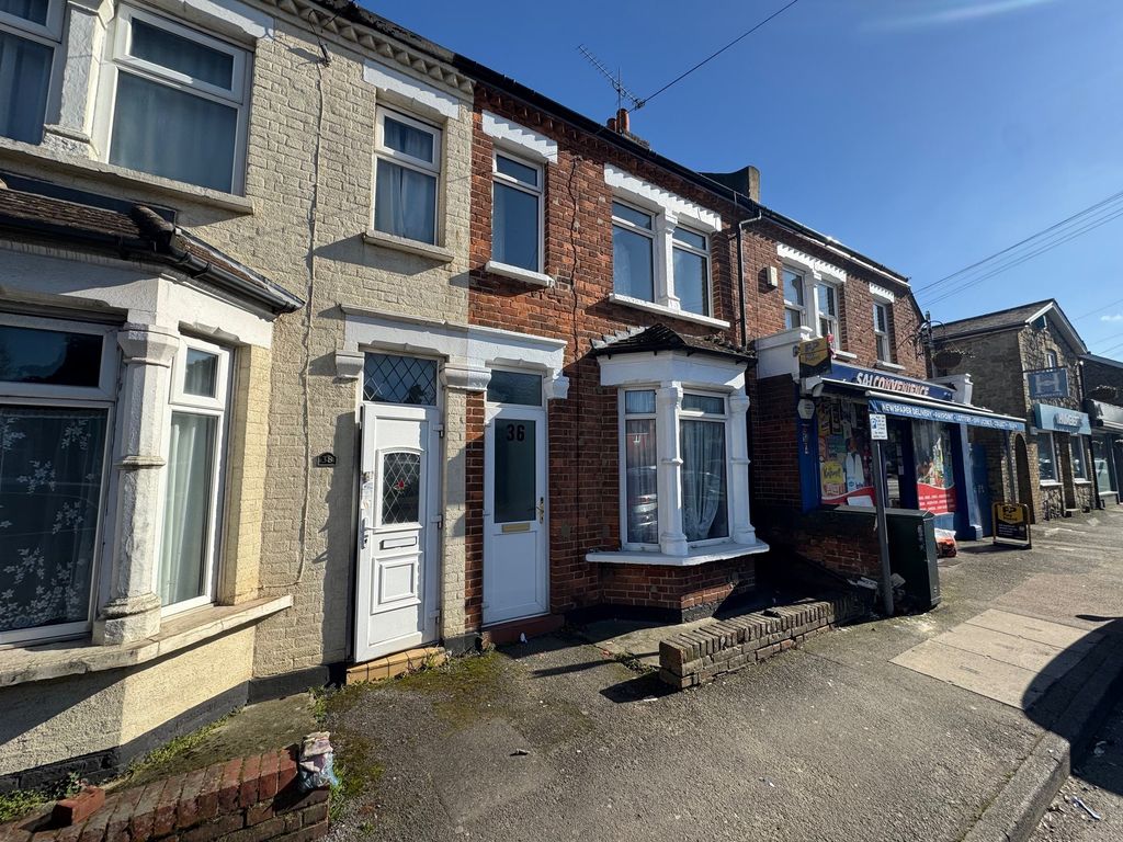 Property photo 2 of 11 36 London Rd Photo 1