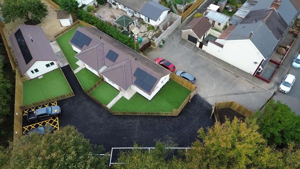 Property photo 3 of 12 Photo 4