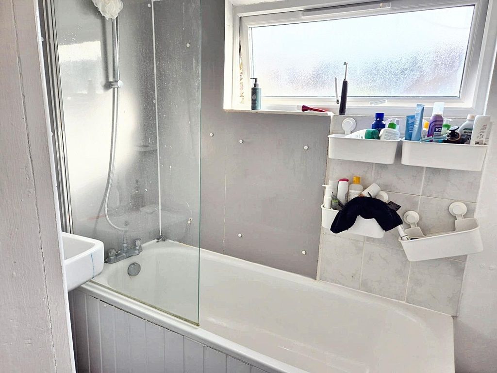 Property photo 2 of 15 Bright, Modern Bathroom With A Combined Bath And S...